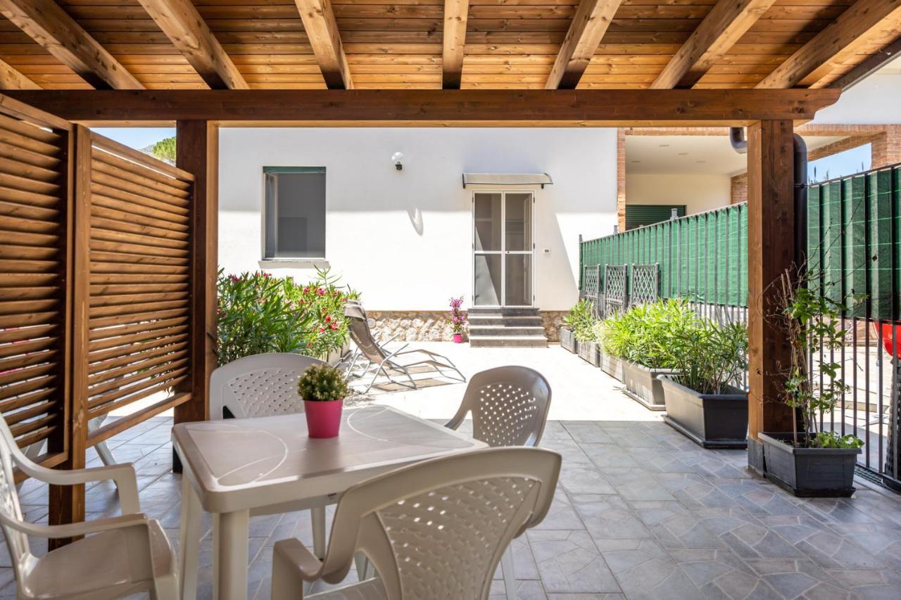 Le Casette Di Maria Pia Mondello Exterior foto